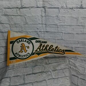 Vintage Oakland Athletics MLB Pennant White Green Gold Felt Banner A's Baseball